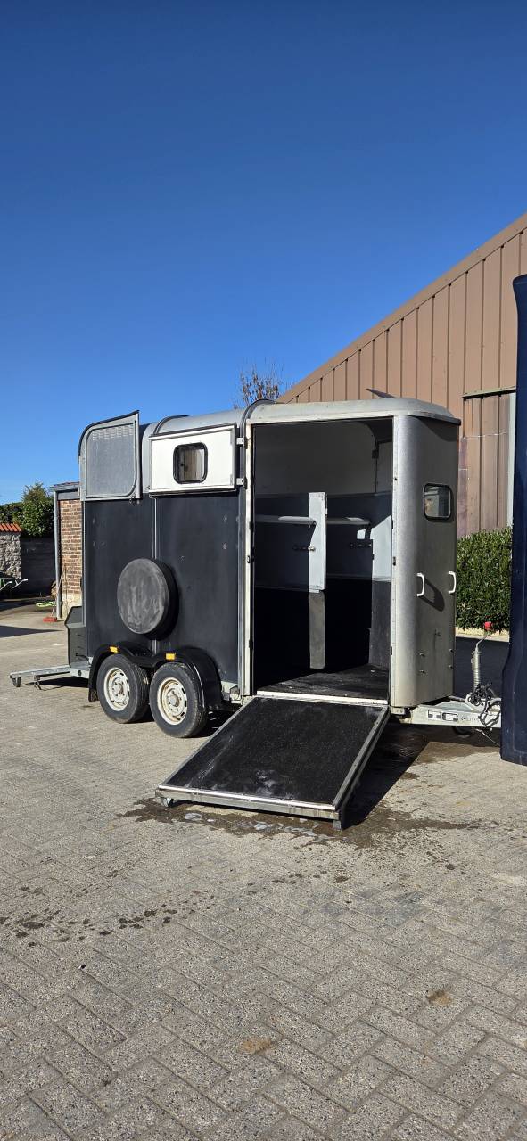 Van Ifor Williams HB506