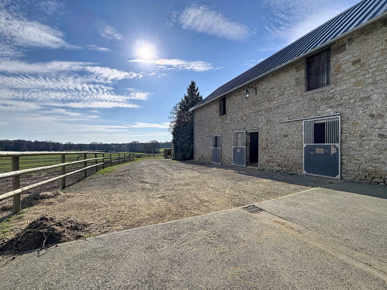 Haras d&rsquo;exception &ndash; 66 hectares, installations r&eacute;centes