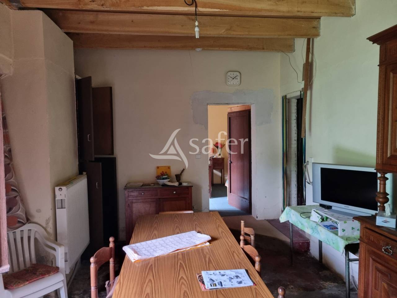 Maison d'habitation et d&eacute;pendances agricoles sur 30 hectares -