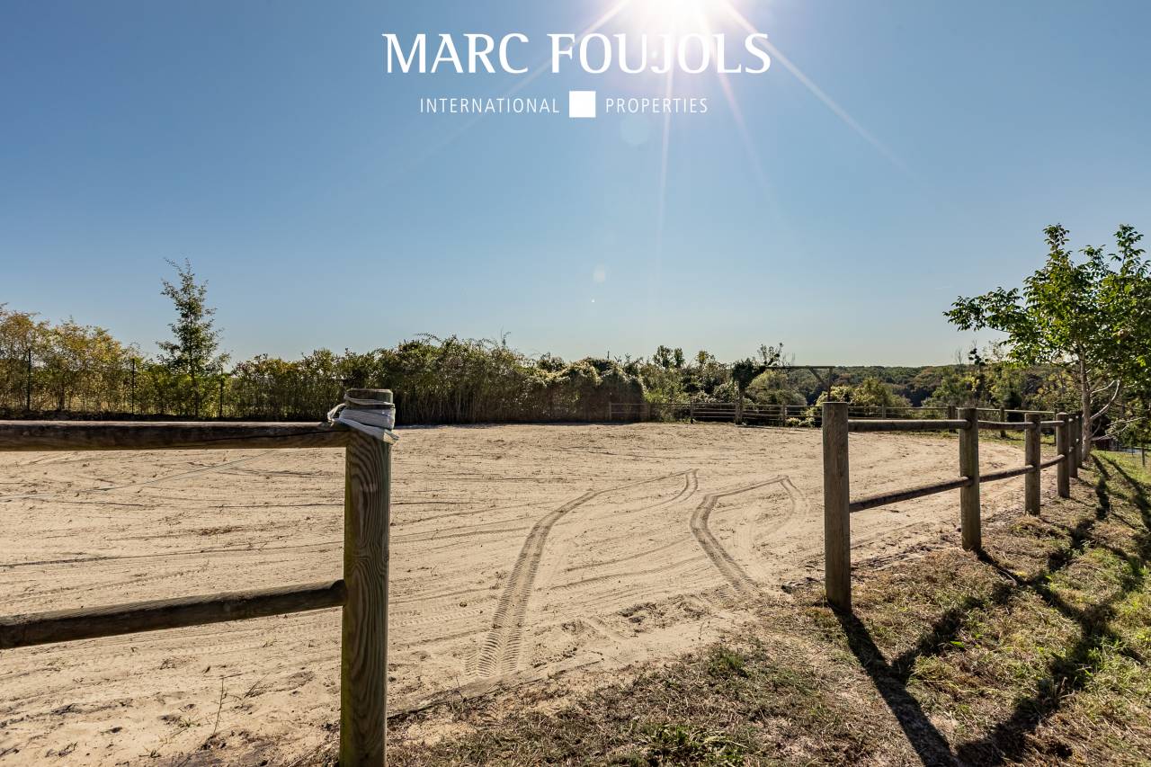 Proche Chantilly - Maison avec boxes &agrave; chevaux