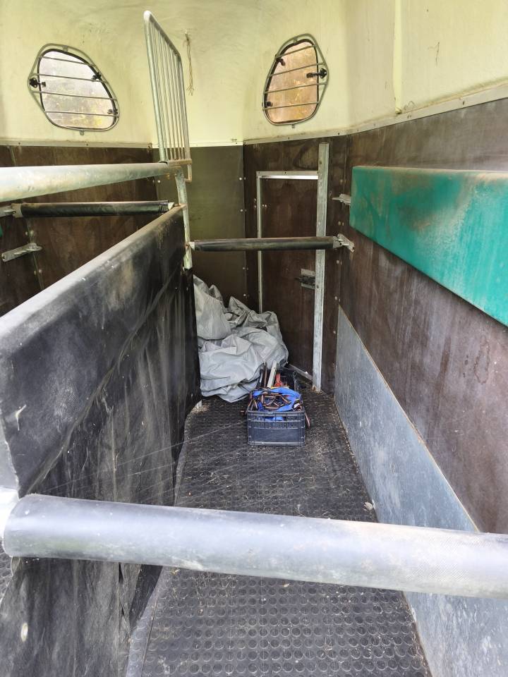 VAN DEUX CHEVEAUX MARQUE CHEVAL LIBERTE DE 2003