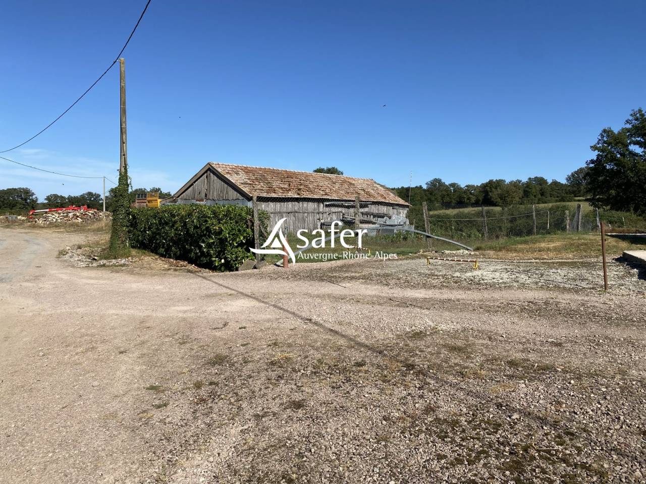 Exploitation avicole / bovin - Secteurs Moulin Montlu&ccedil;on