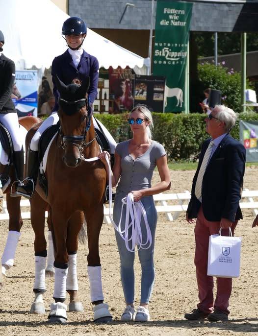 Poulini&egrave;re top origines