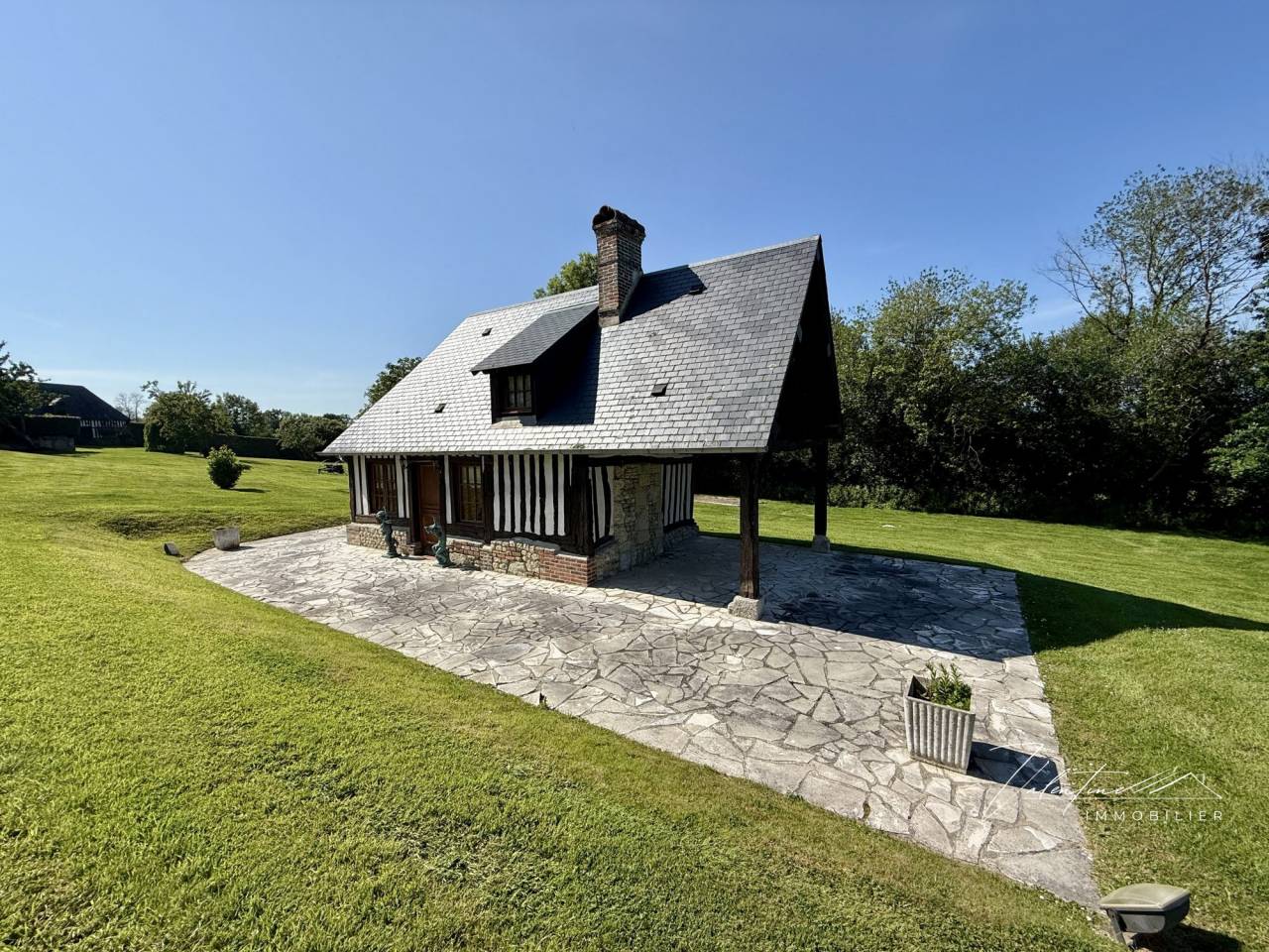 PROPRI&Eacute;T&Eacute; FAMILIALE AUX PORTES DE BEAUMONT-EN-AUGE