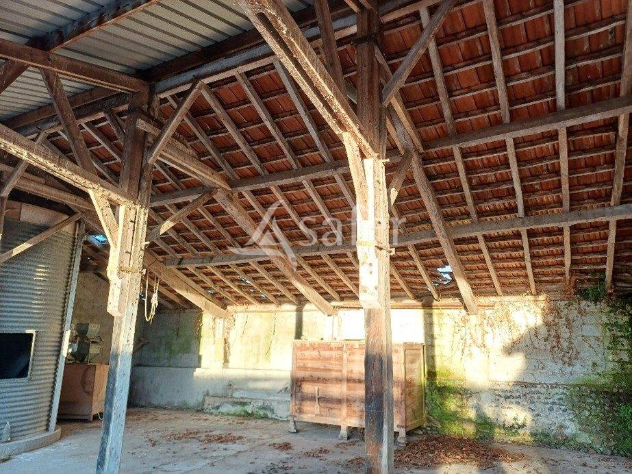 Propri&eacute;t&eacute; rurale avec maison et 8 hectares  fort potentiel