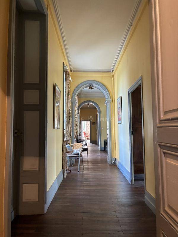 Domaine d'exception avec ch&acirc;teau XIX? si&egrave;cle, g&icirc;tes et 13