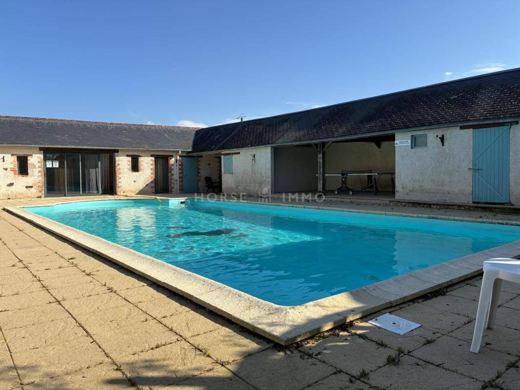 Domaine d'exception avec ch&acirc;teau XIX? si&egrave;cle, g&icirc;tes et 13