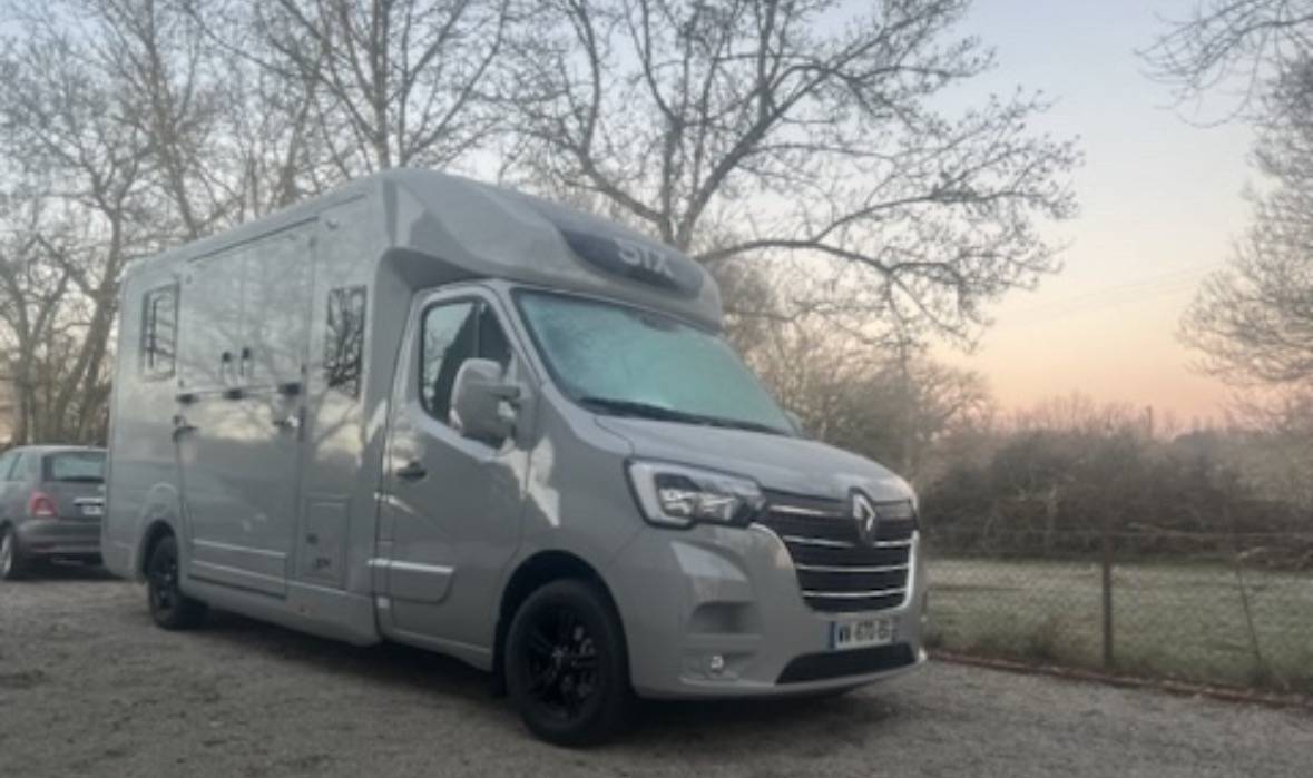 Vl stx 2023 30000km / 5 places assises