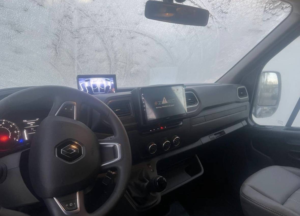 Vl stx 2023 30000km / 5 places assises