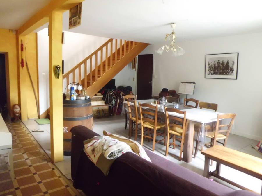 Belle propri&eacute;t&eacute; &eacute;questre Tr&eacute;dion Bretagne