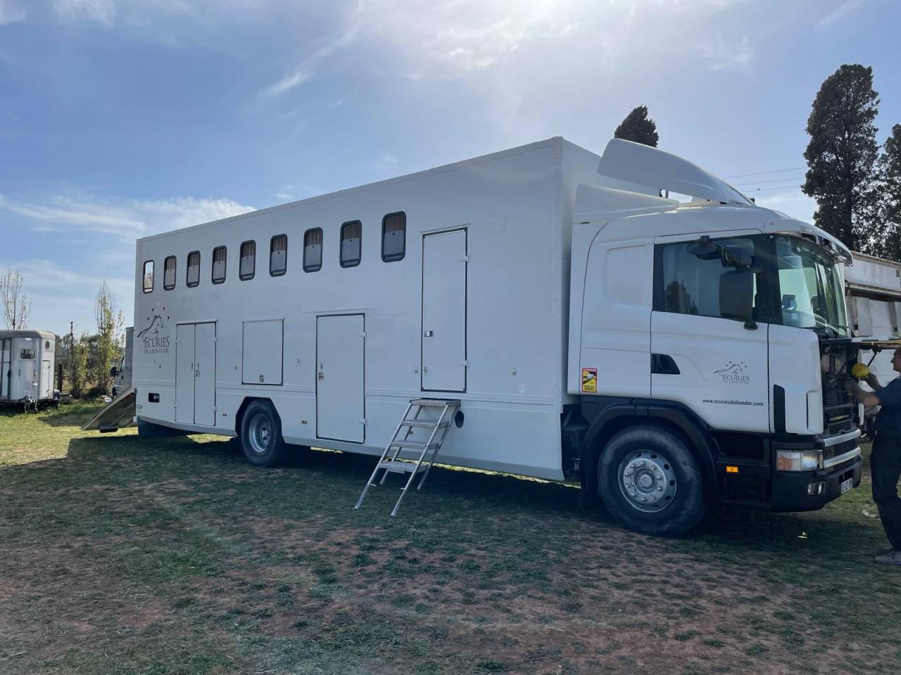 Camion Scania 9 Places Chevaux plus home car.