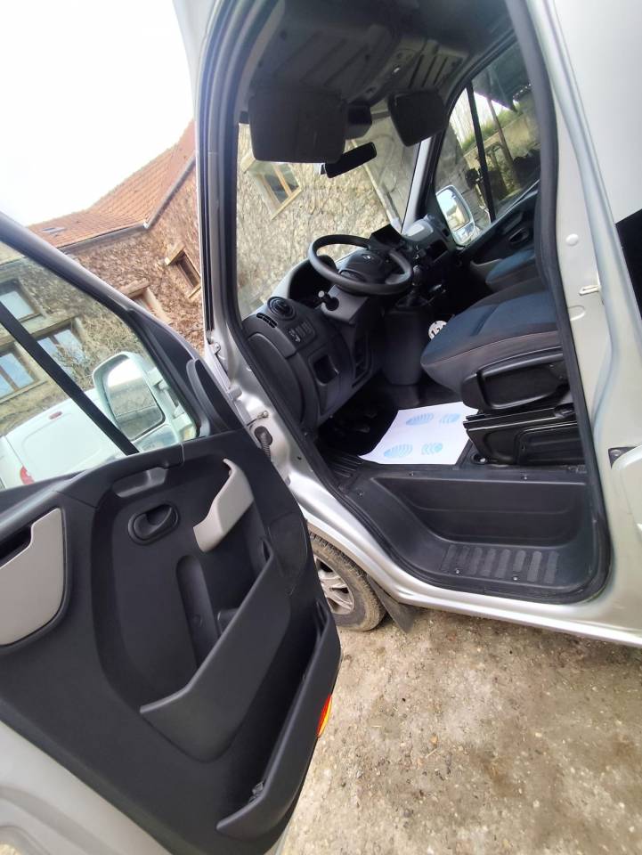 Camion chevaux carrosserie MTM 