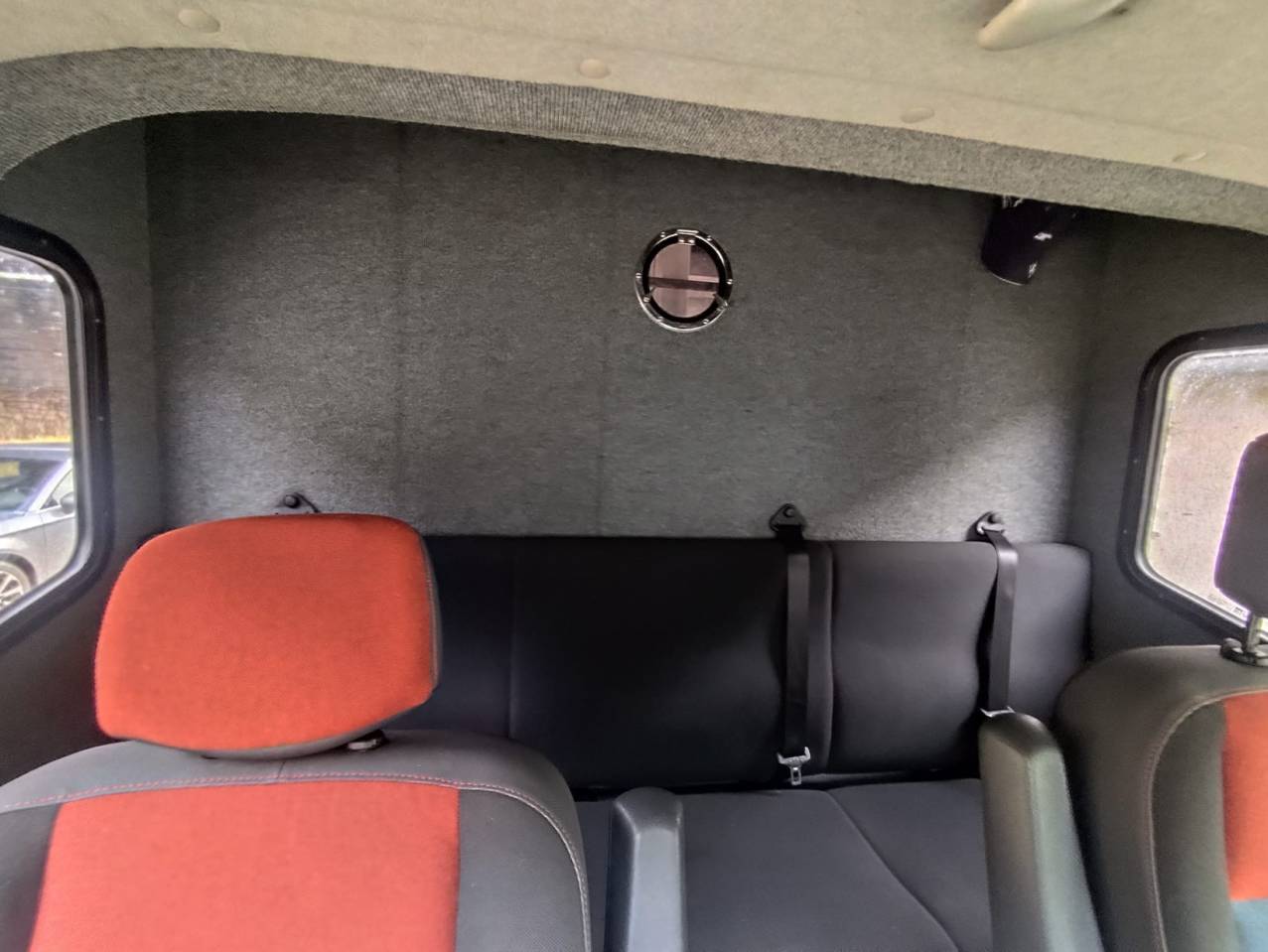 Camion chevaux carrosserie MTM 