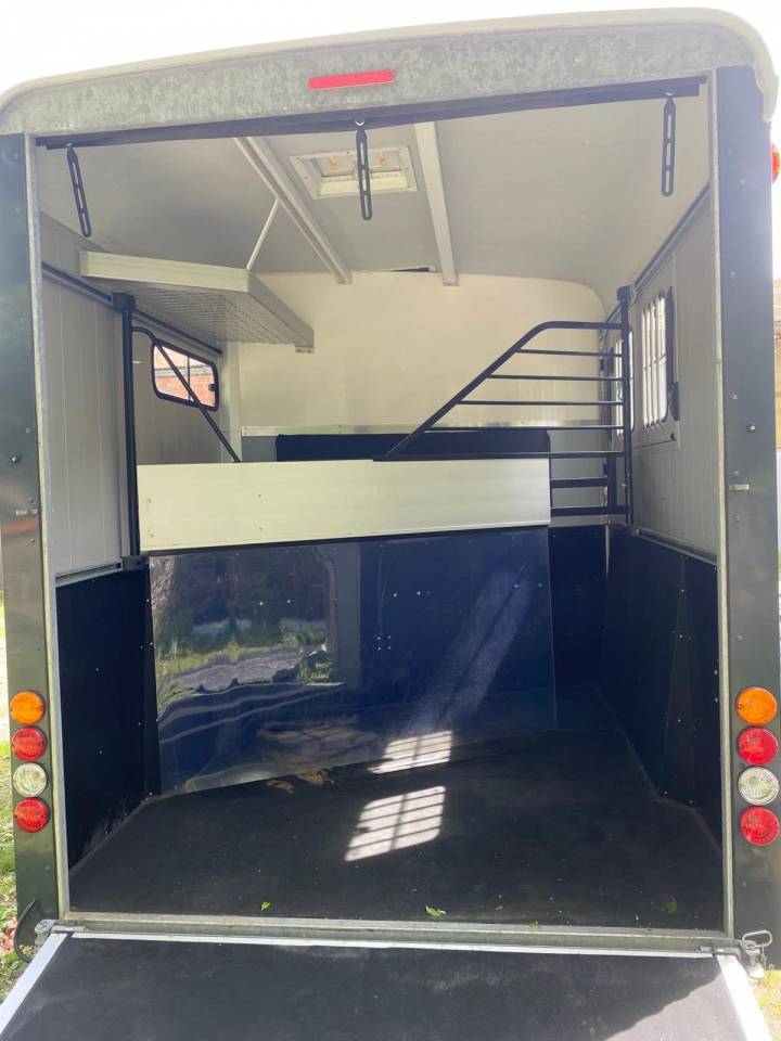 Van cheval libert&eacute; oblic 2 places + home car am&eacute;nag&eacute; 