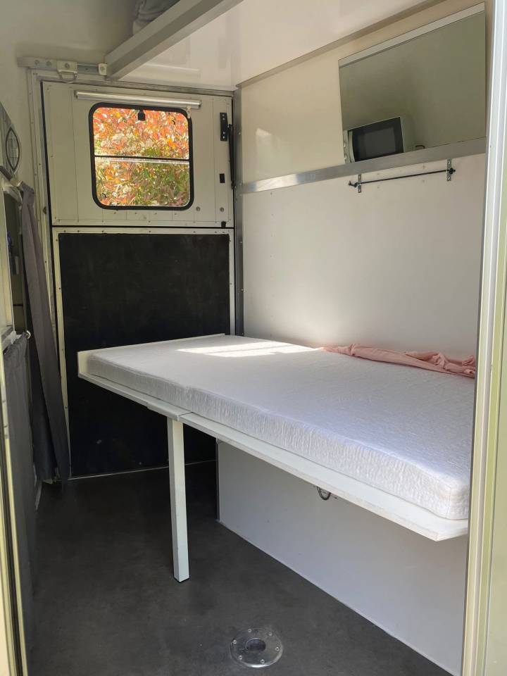 Van cheval libert&eacute; oblic 2 places + home car am&eacute;nag&eacute; 