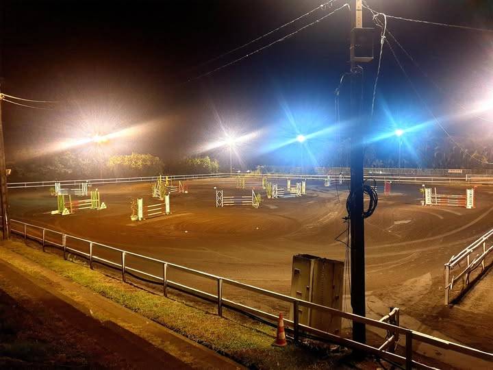 moniteur ou monitrice d'&eacute;quitation dipl&ocirc;m&eacute;(e)