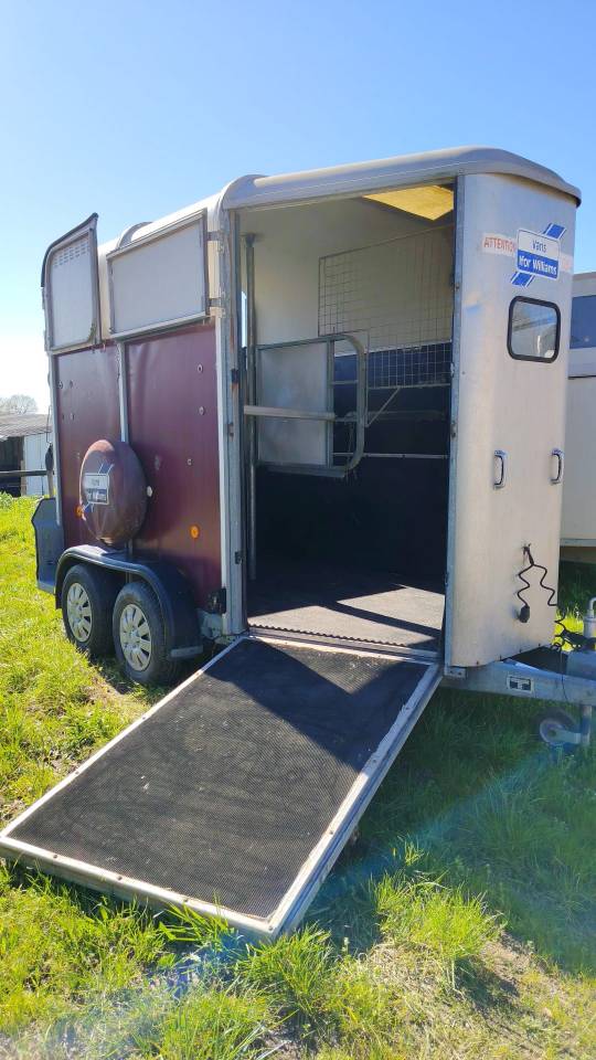 VAN 2 PLACES &ndash; MARQUE IFOR WILIAMS