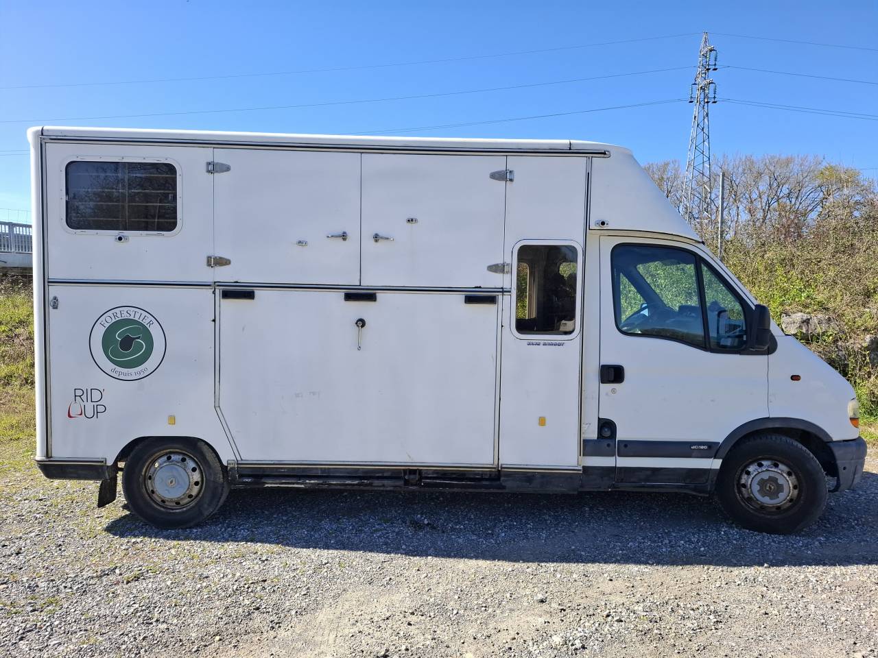 AV Camion chevaux vl Renault Master