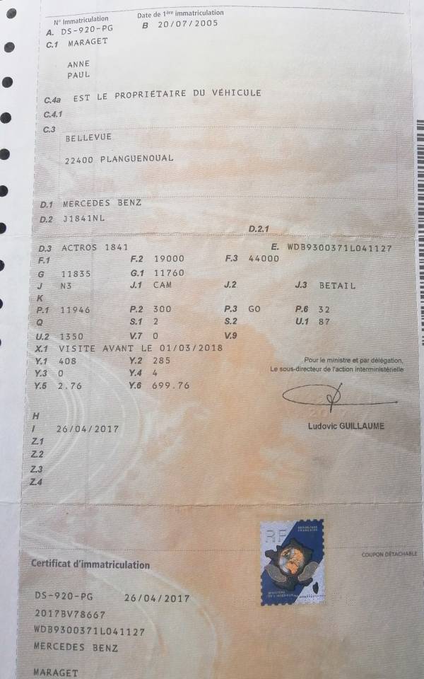 Camion Poids lourd Mercedes actros 