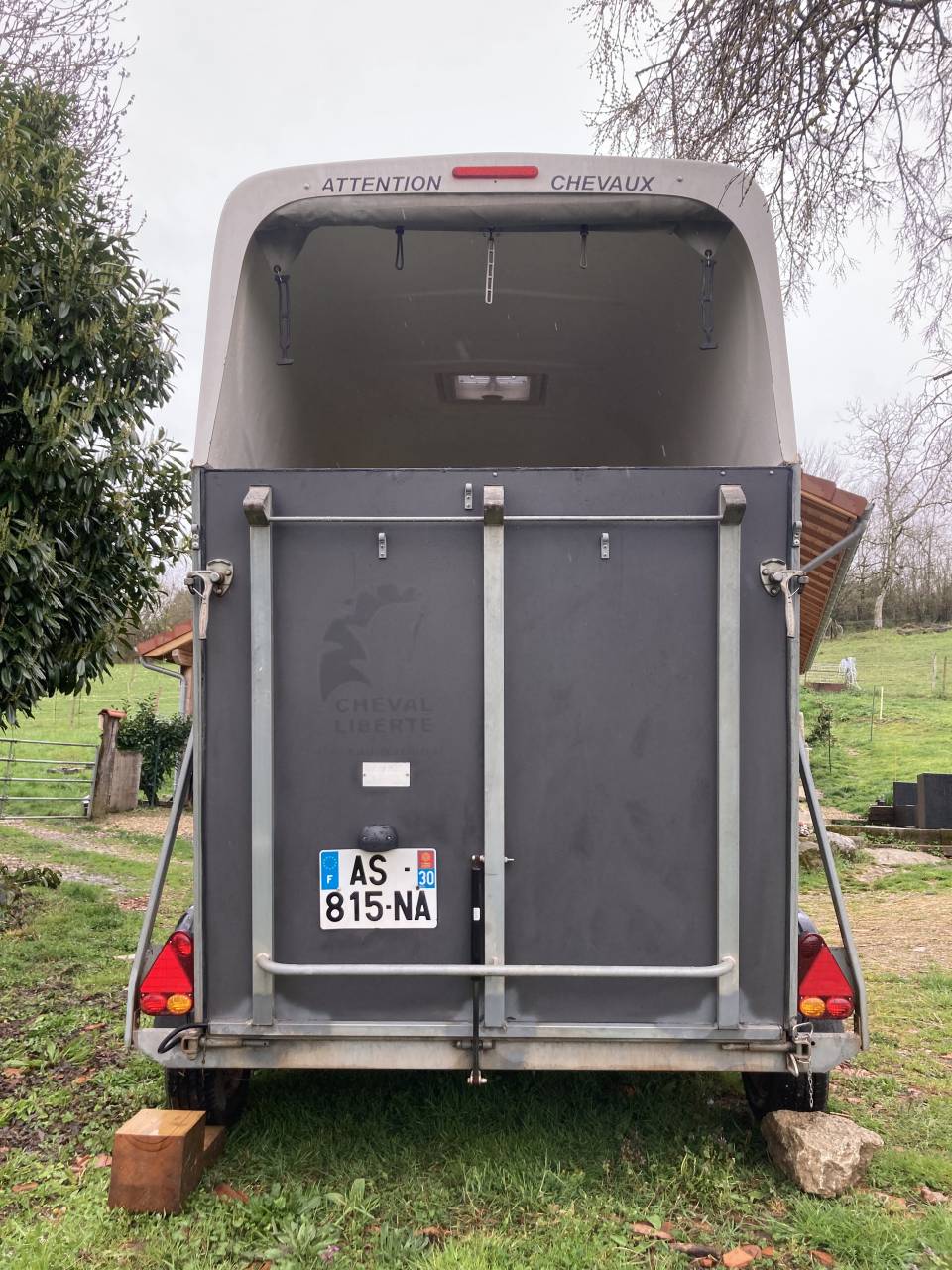 Van cheval libert&eacute; sans permis plancher aluminium