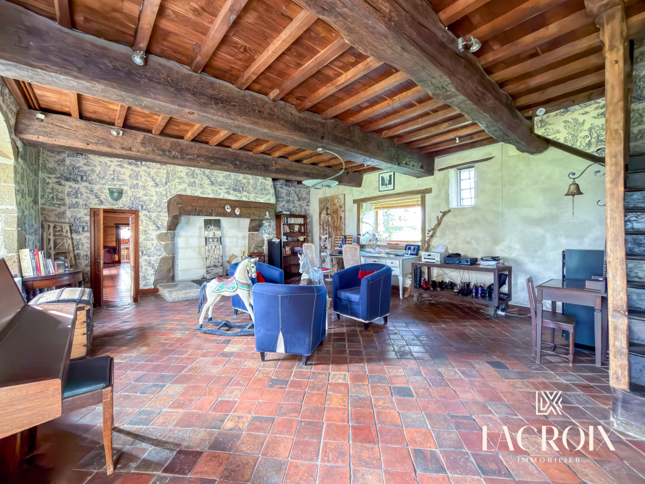 A VENDRE - Propri&eacute;t&eacute; &eacute;questre avec 1 hectare - ROMILL&Eacute;