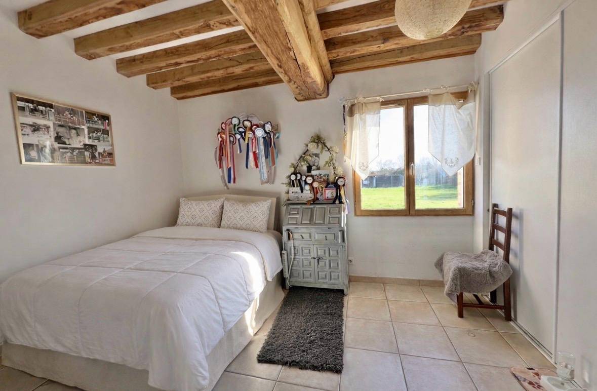 6 hectares, boxes et maison VERNEUIL SUR AVRE 