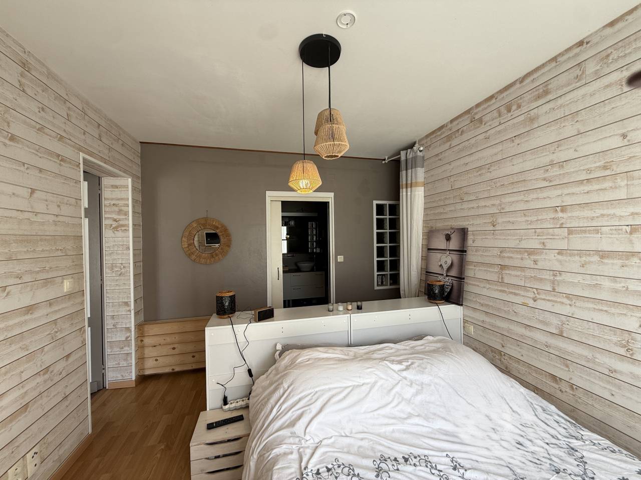 &Agrave; 20 min de St-&Eacute;milion et 10 min de Branne, 2 logements