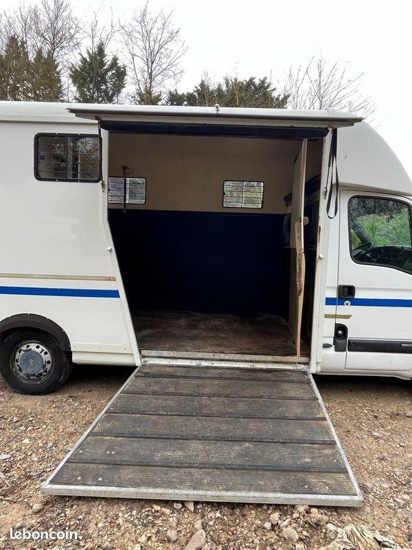 Camion chevaux FAUTRAS &ndash; OPEL MOVANO&ndash; 2008 &ndash; 172 000 Km