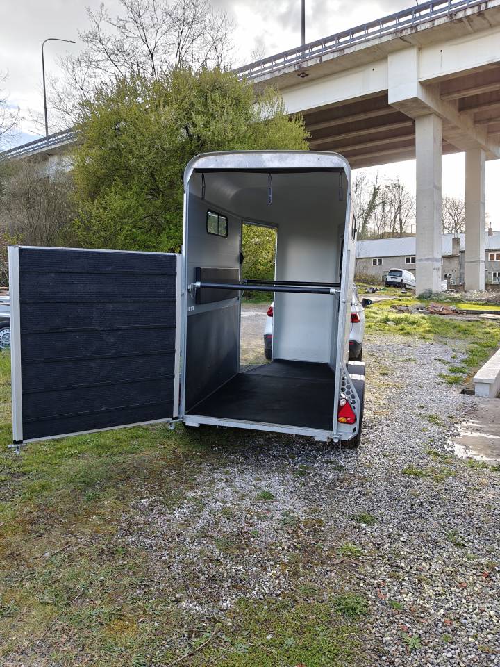 Van Touring One 2025 1 place 1/2 Pont avant Permis B