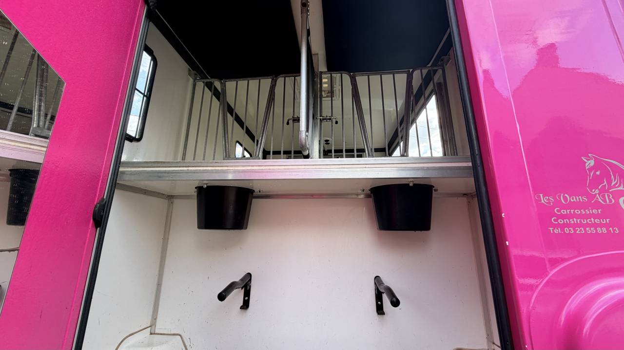 Camion pour chevaux VL