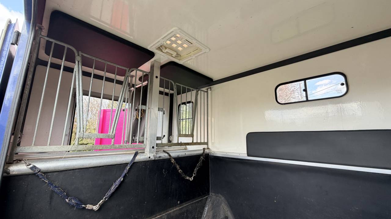 Camion pour chevaux VL