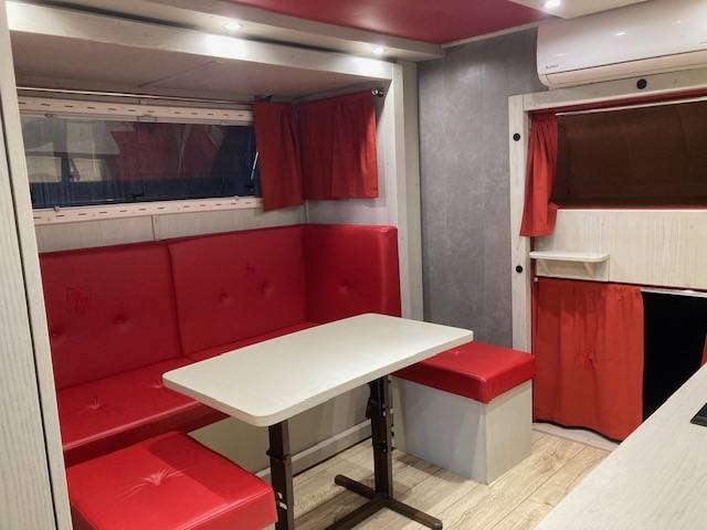  RENAULT 44HH1 BTE  5 CHEVAUX  AVEC APPARTEMENT PUP OUT