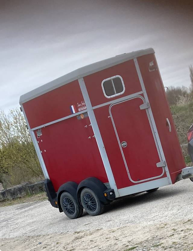 A louer Van 1,5 place IFOR WILLIAMS