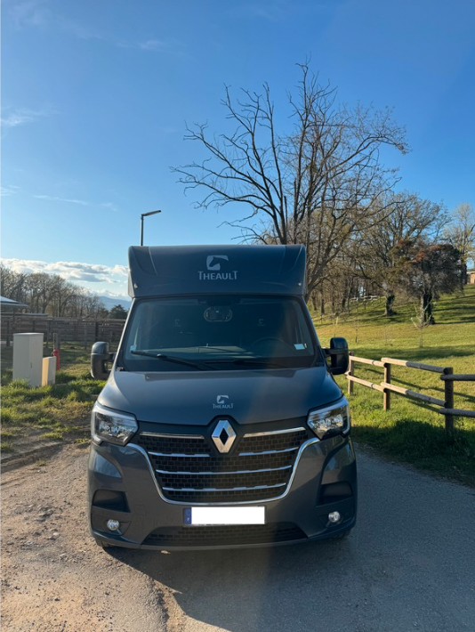 CAMION CHEVAUX THEAULT RENAULT MASTER GRAND CONFORT