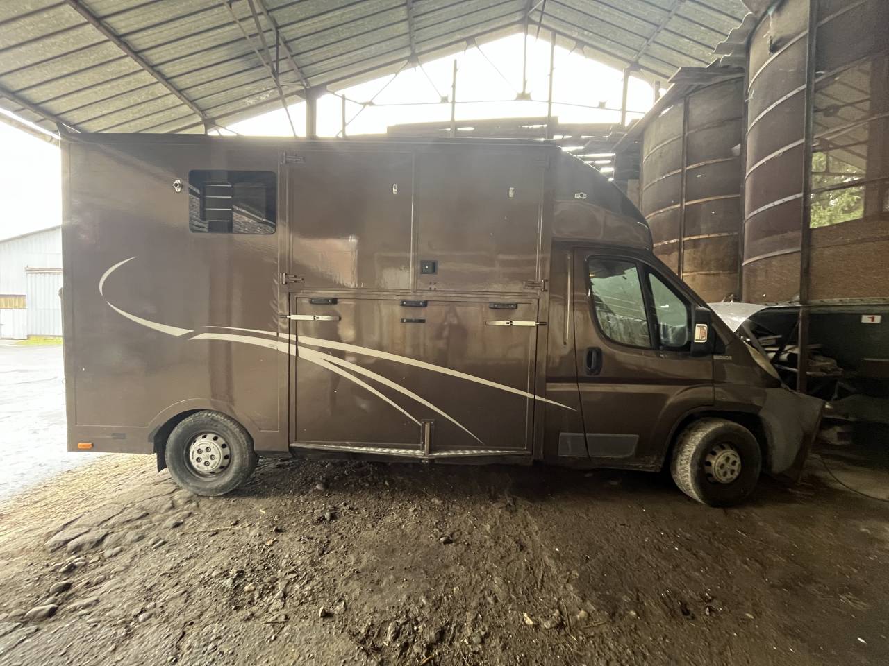 VL Peugoet Boxer 2 Chevaux