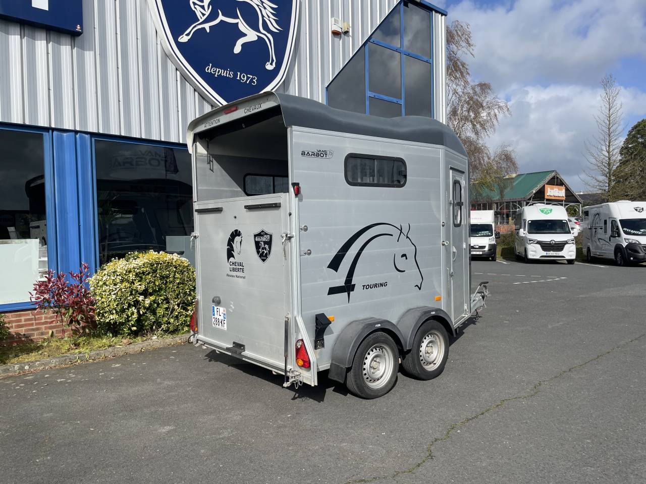 van 2 places  Cheval Libert&eacute;