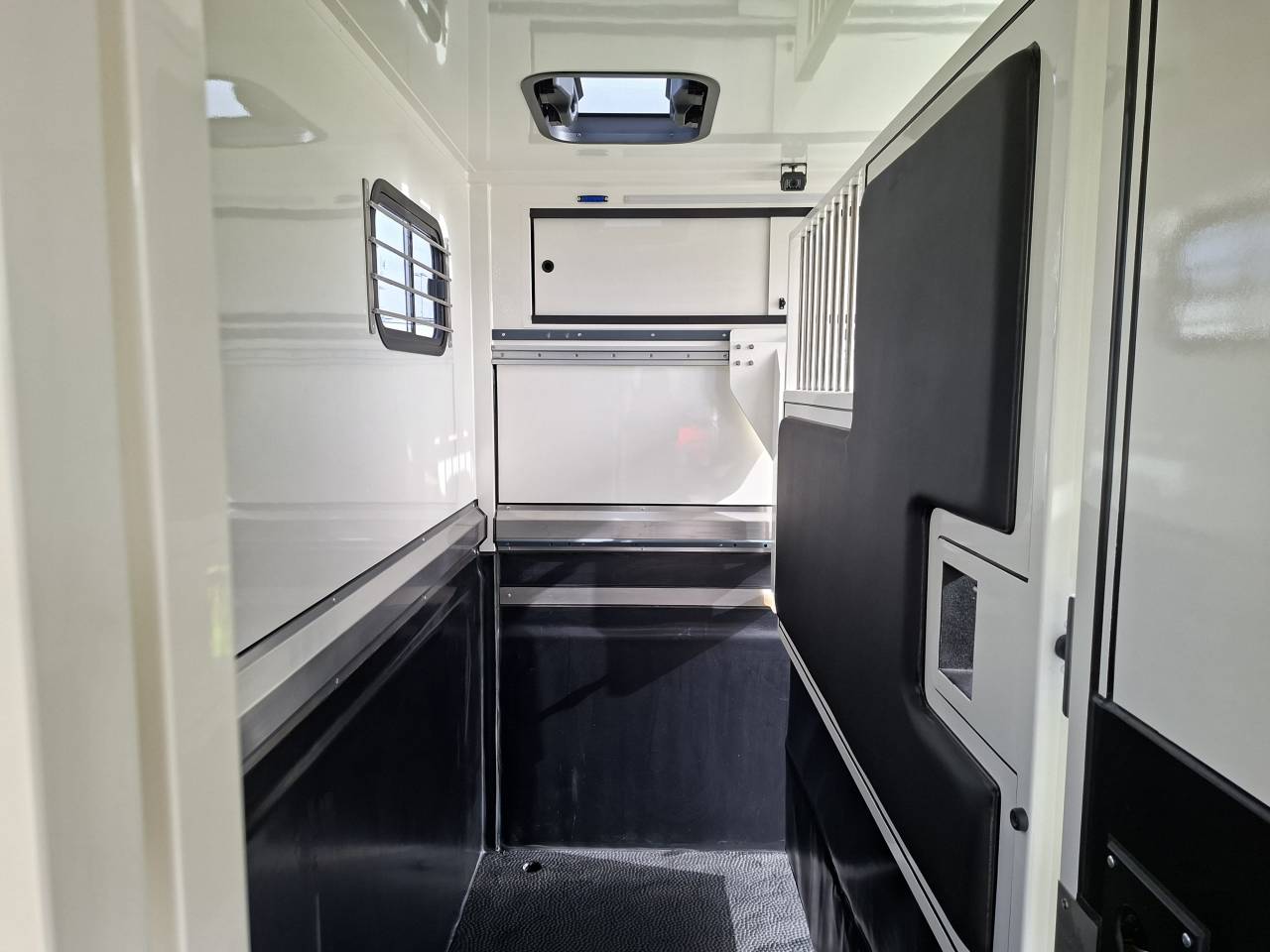 Camion chevaux AMELINE - 3 passager - 2 chevaux - BVA