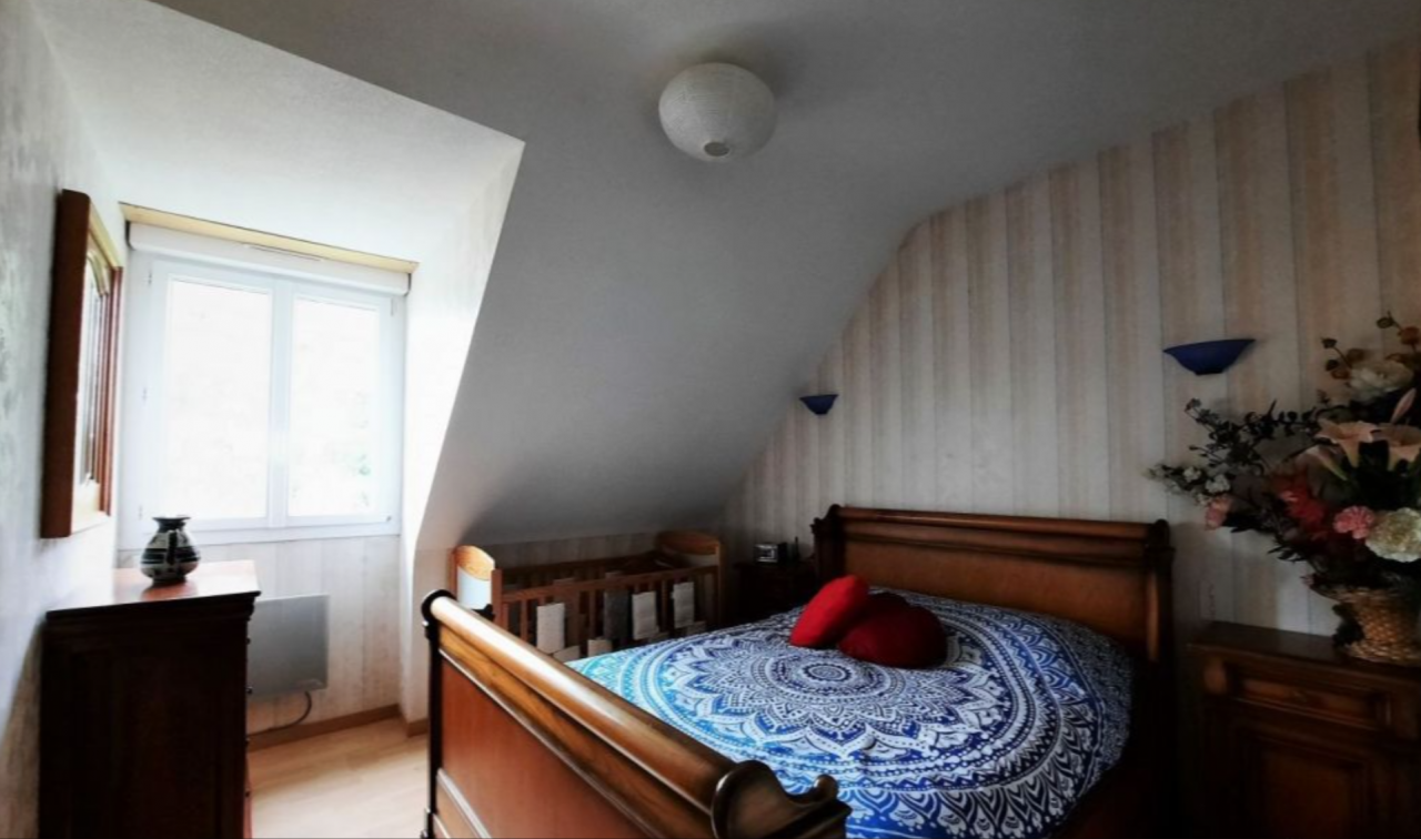 MAISON + HANGAR + ECURIE 3 BOX + PRAIRIE (sur 1,8 ha)