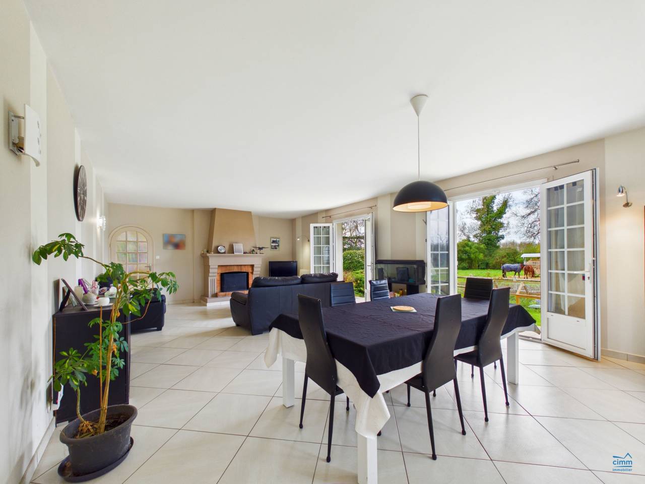 PROPRI&Eacute;T&Eacute; &Eacute;QUESTRE en EXCLU chez CIMM Immobilier