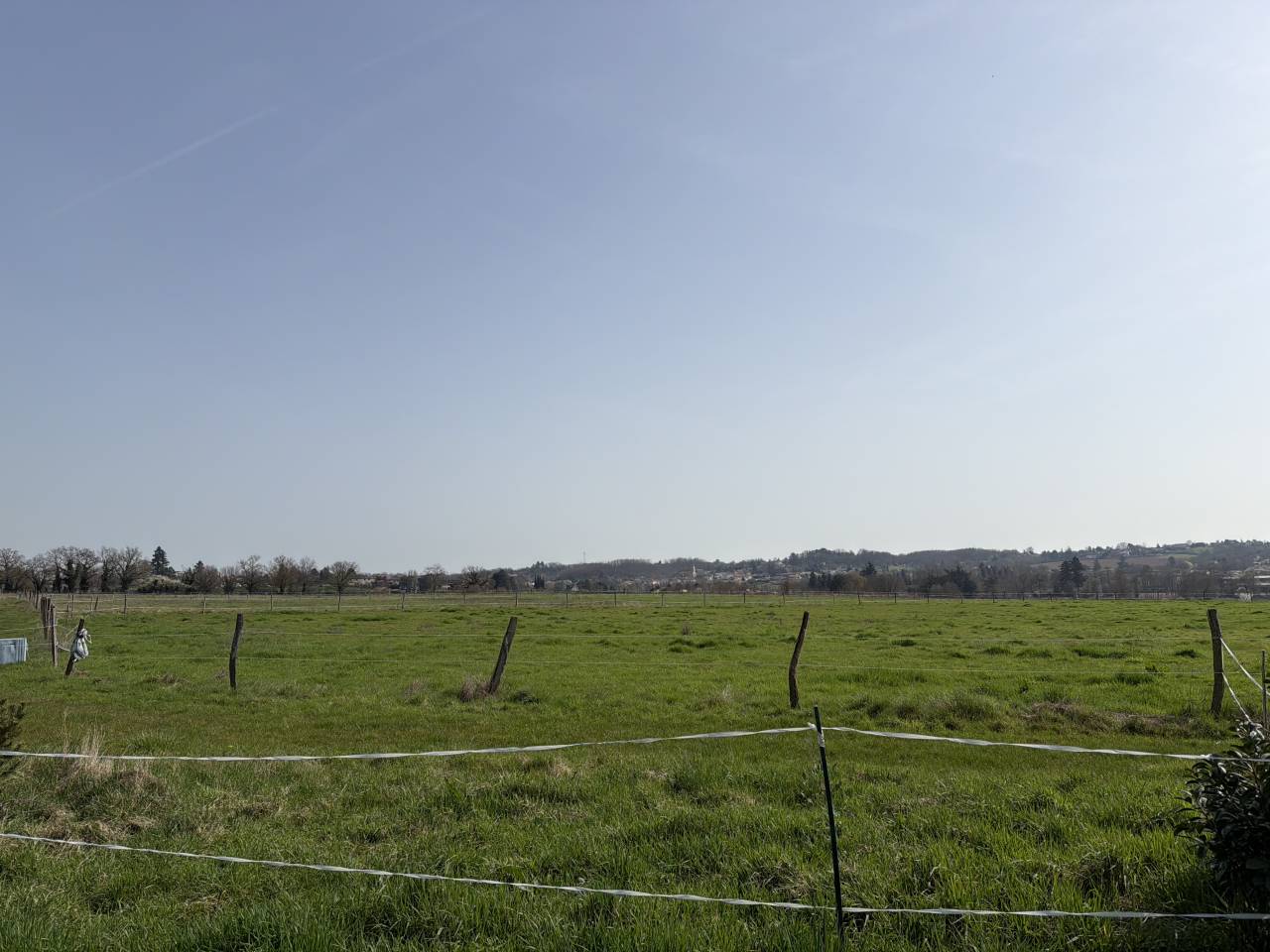 Pension pr&egrave;s box - 01480 Jassans Riottier