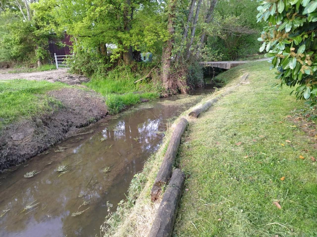 Propri&eacute;t&eacute; 6 hectares -       Sury pr&egrave;s L&eacute;r&eacute; , Centre