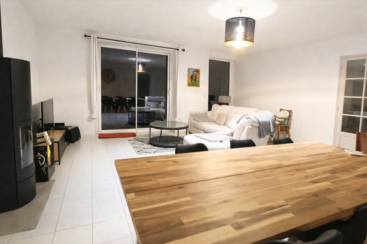 Propri&eacute;t&eacute; &eacute;questre avec g&icirc;te et infrastructures 