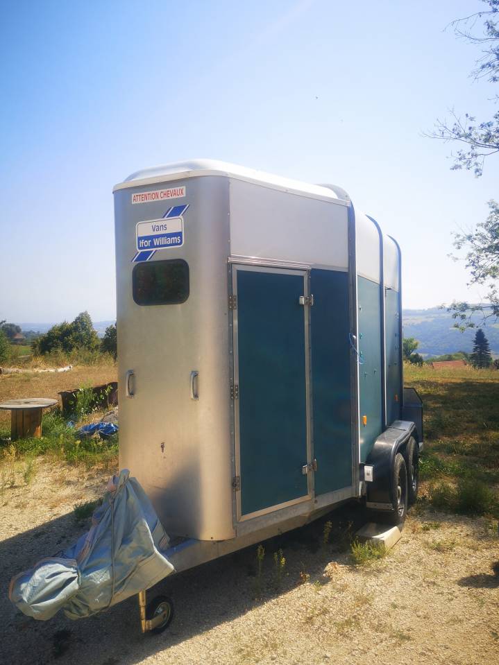 Location van 2 places