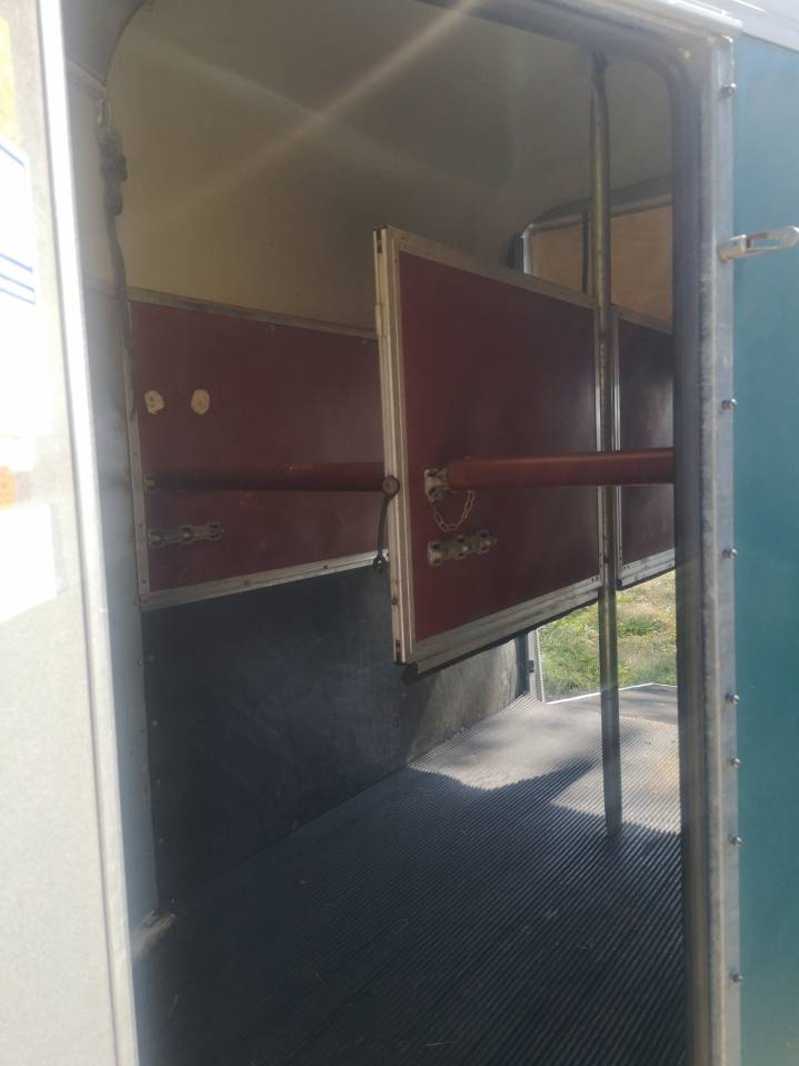 Location van 2 places