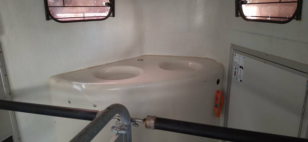 van 2 places comme neuf