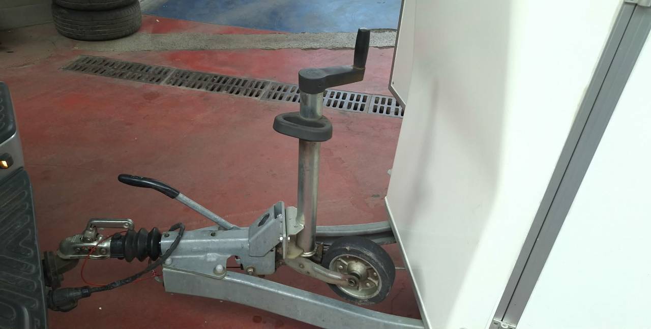 van 2 places comme neuf