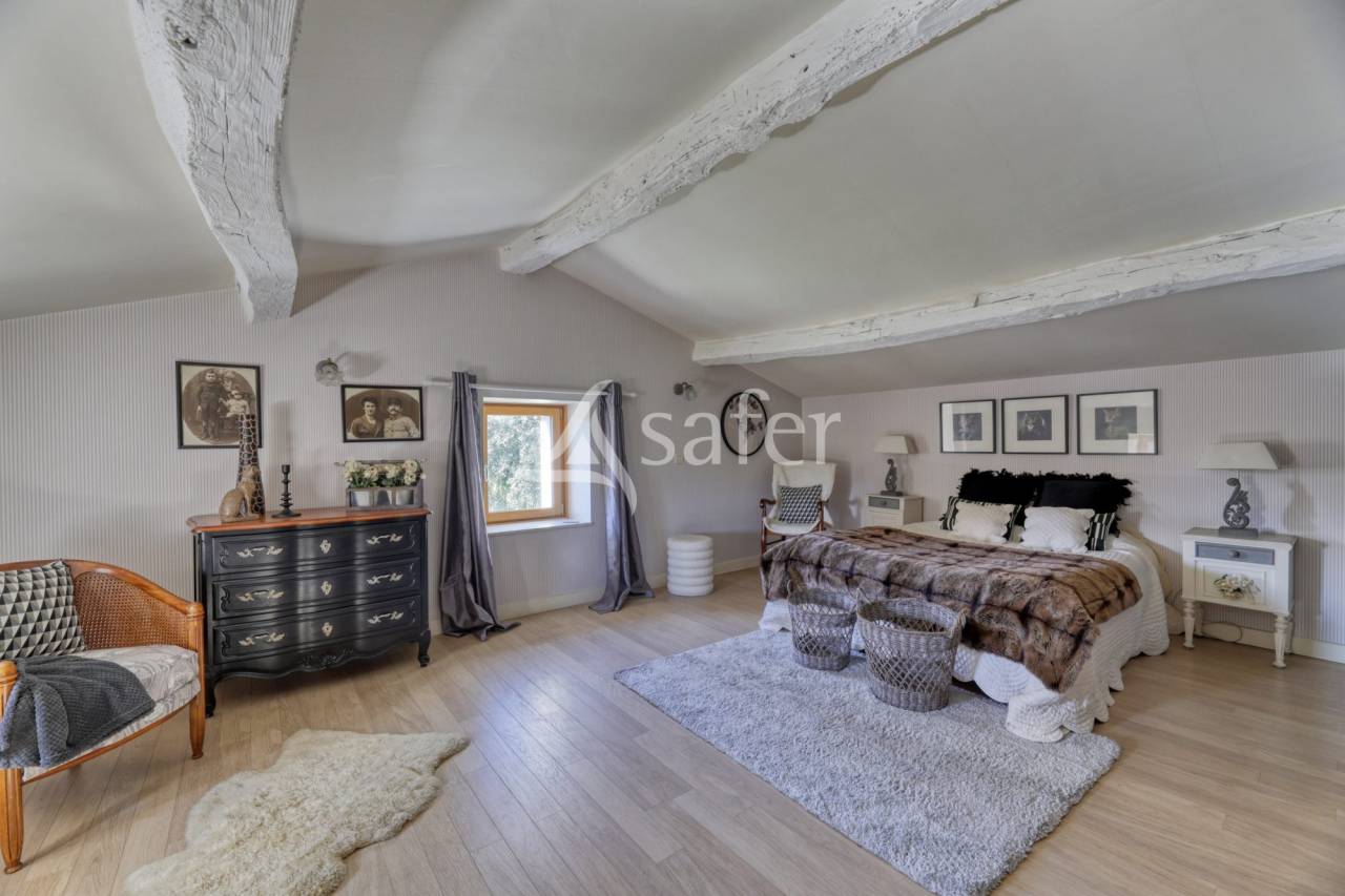 Une Ferme du XVIIe Si&egrave;cle, Alliant Histoire et Modernit&eacute;