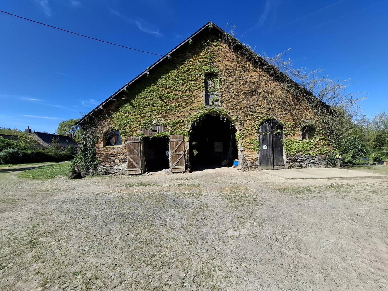 ? Domaine &eacute;questre de prestige avec &eacute;tang priv&eacute;  10 hec