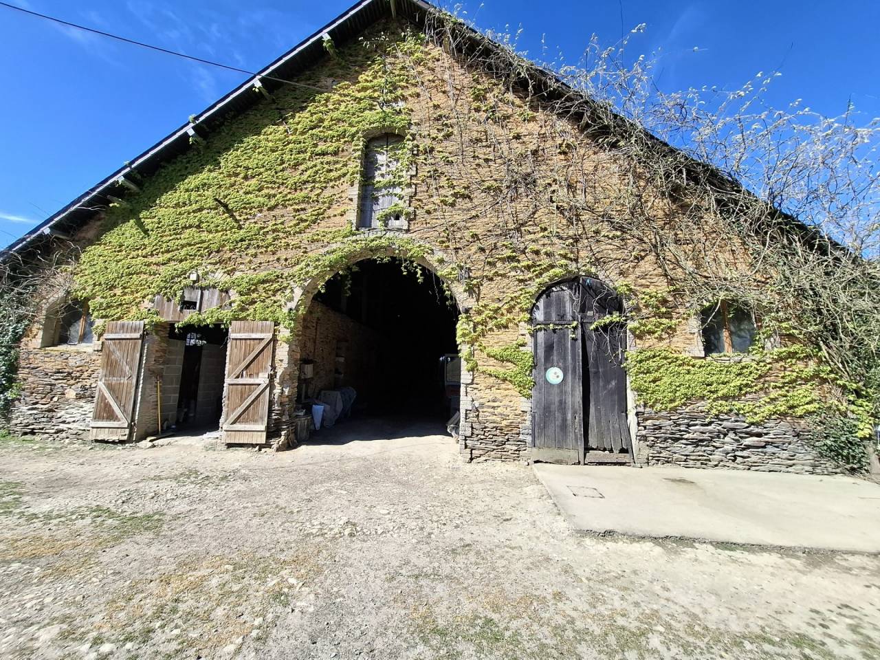 ? Domaine &eacute;questre de prestige avec &eacute;tang priv&eacute;  10 hec