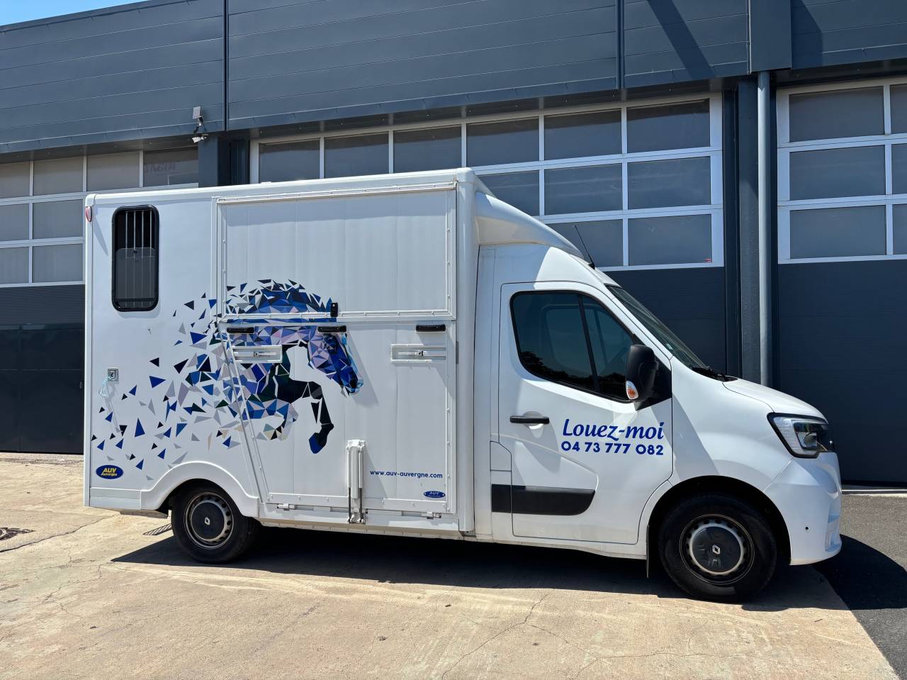 LOCATION CAMION A CHEVAUX 2 PLACES 63